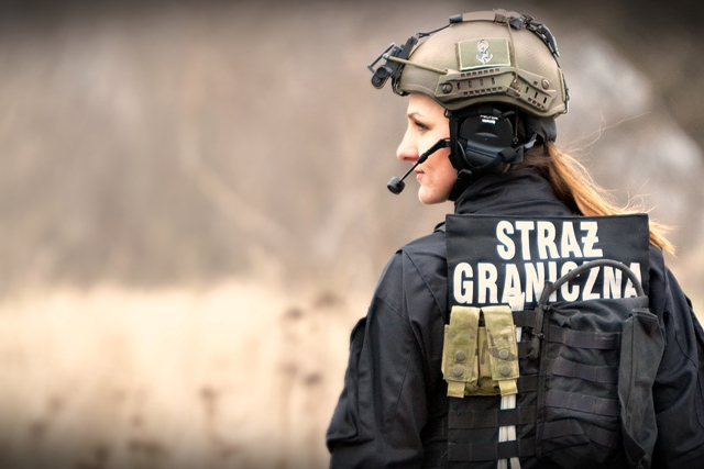 katarzyna seczak kobieta w mundurze.