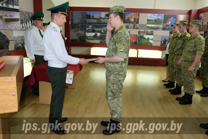 Погоны прапорщиков-пограничников вручены в ЦПСПК