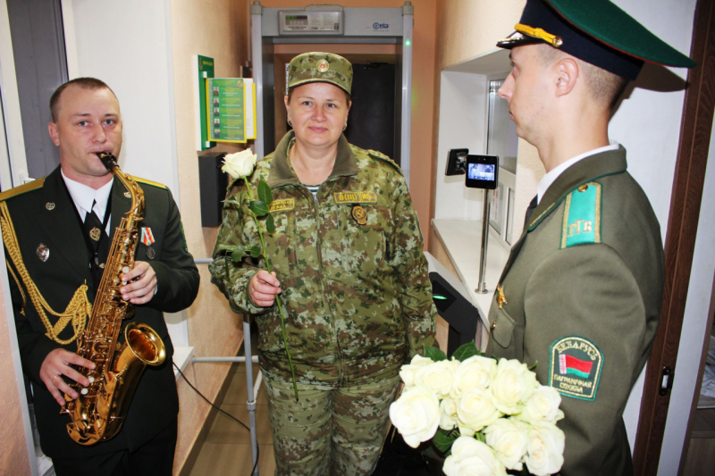 Праздничный концерт ко Дню матери состоялся в Пинском погранотряде...