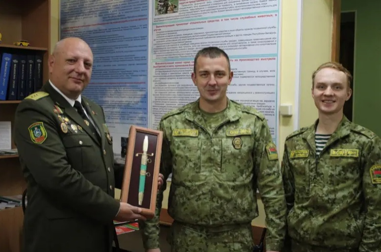 30 лет службы: на пенсию вышел контролер 1 категории отделения пограничного контроля «Брузги» Игорь Степуро