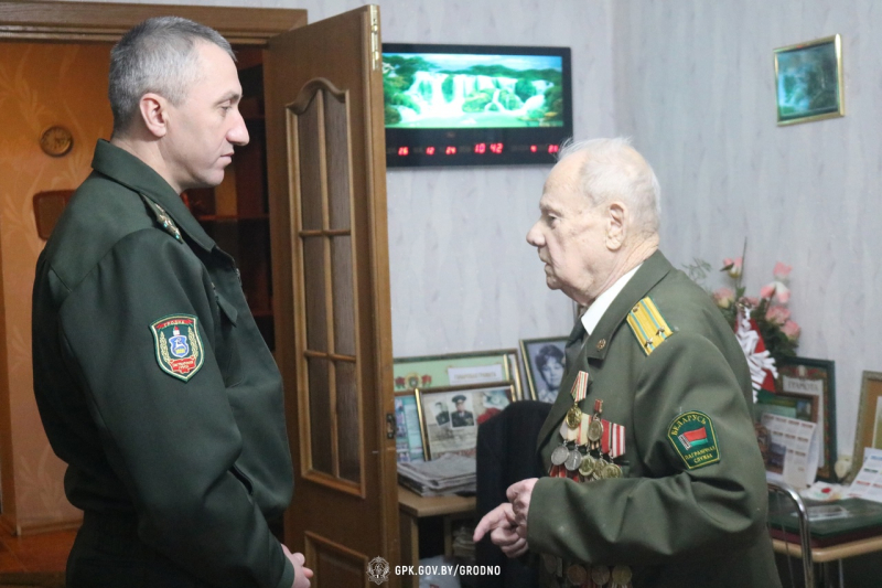 26 декабря начальник Гродненской пограничной группы Александр Давидюк в рамках благотворительной акции «От всей души» посетил по