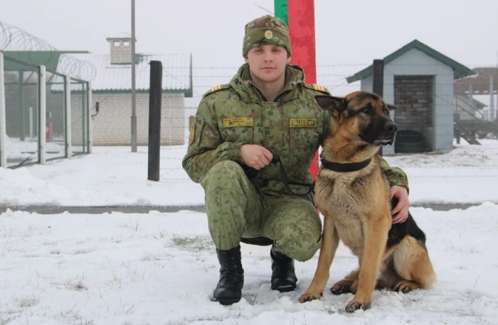 Минчанин рассказал, за что на границе получил знак «Удзельнік затрымання»
