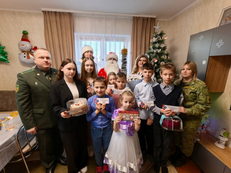 Лидские пограничники продолжают участие в благотворительной республиканской акции «Наши дети»