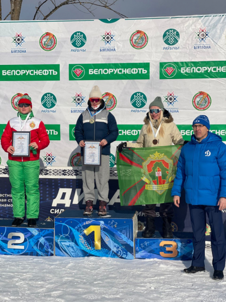 Пограничники завоевали бронзу в лыжных гонках.