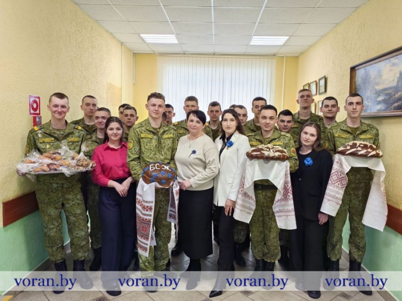 Представительницы Белорусского союза женщин Вороновской районной организации навестили военнослужащих пограничной заставы «Беняк