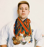 Начальник физической подготовки и спорта капитан Валентин Клышейко