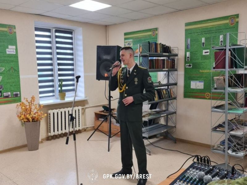 Музвка на границе: оркестр выступил для пограничников на заставах "Токари" и "Огородники""