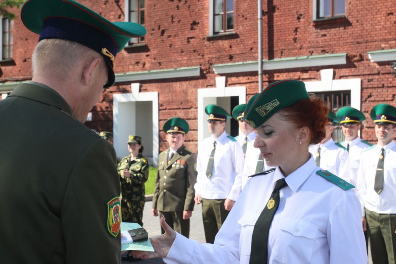 Выпуск младших офицеров 05.06.2015 Центр подготовки специалистов пограничного контроля "Института пограничной службы"(г.Брест)