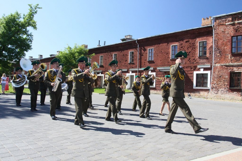 Выпуск младших офицеров 05.06.2015 Центр подготовки специалистов пограничного контроля "Института пограничной службы"(г.Брест)