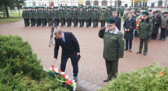 Памятник "Стражам границ" открыли после ремонта в Бресте...