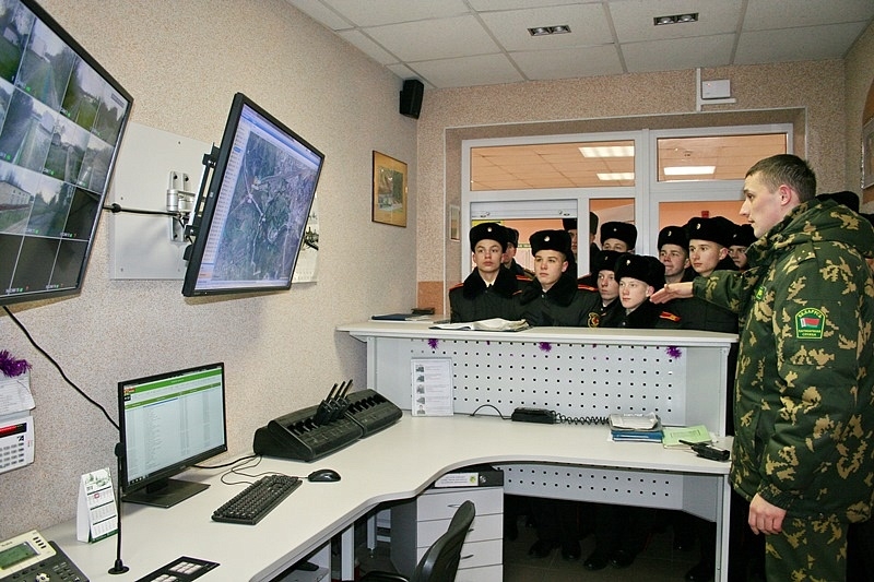 В гостях суворовцы